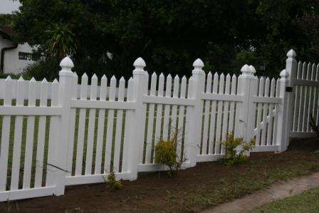 pvc picket fence stepped 2