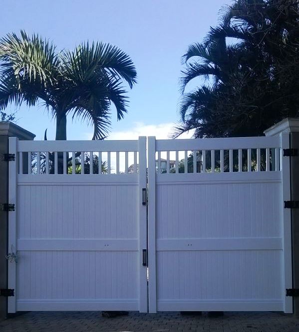 pvc dual driveway swing gates.18