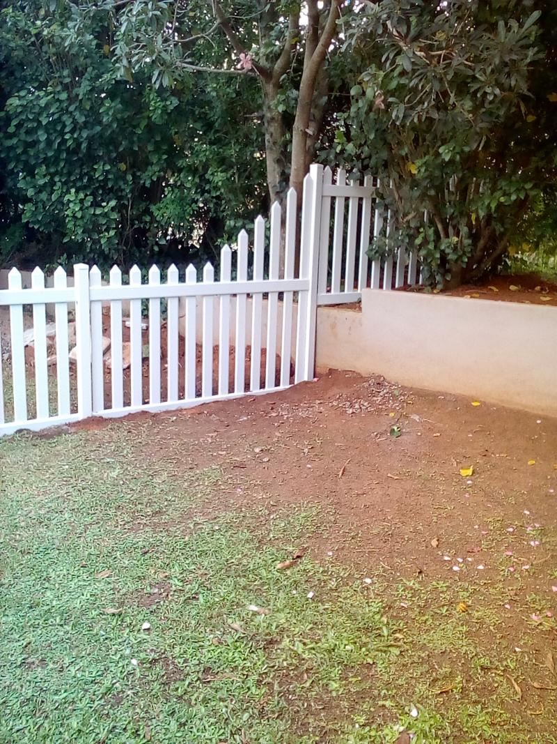 pvc picket  fence custom sloped step