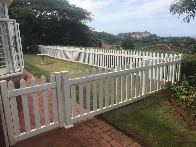 pvc standrad picket fence & gate, 1m high.12