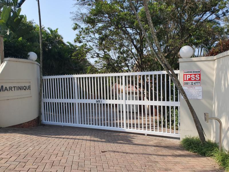 value fencing pvc driveway sliding gate.34