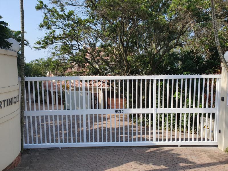 value fencing pvc driveway entrance sliding gate, salt rock