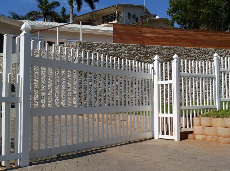 value fencing pvc palisade sliding gate2