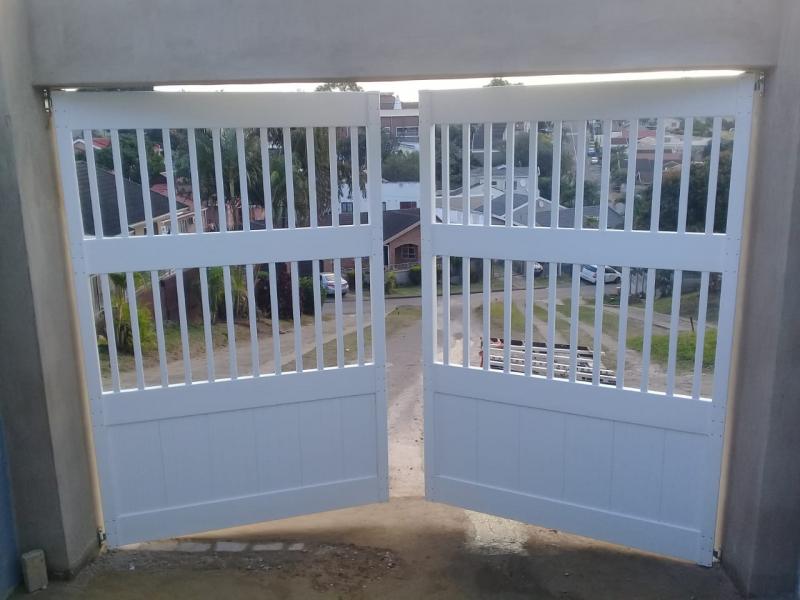 pvc dual leaf driveway entrance gates set.2