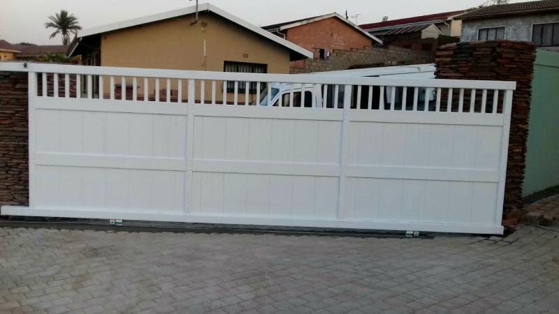 pvc 5,8m driveway sliding entrance security gate