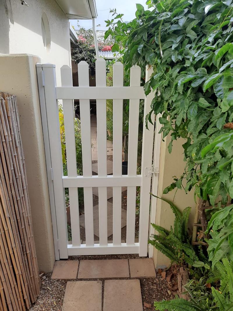 pvc picket gate curved top, somerset west