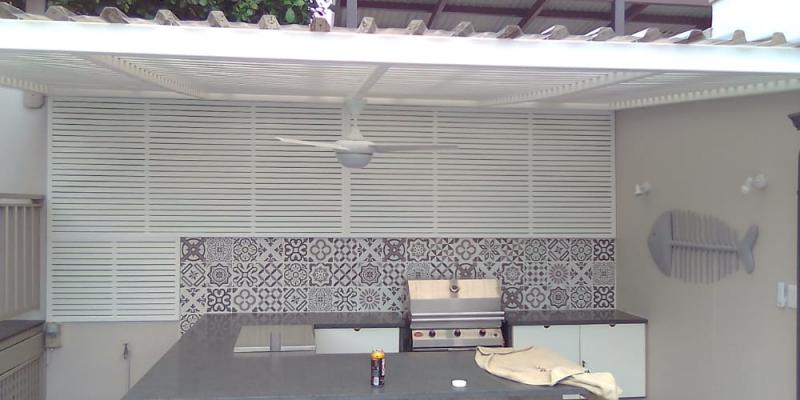 polycarb sheeted pvc slatted top pergola