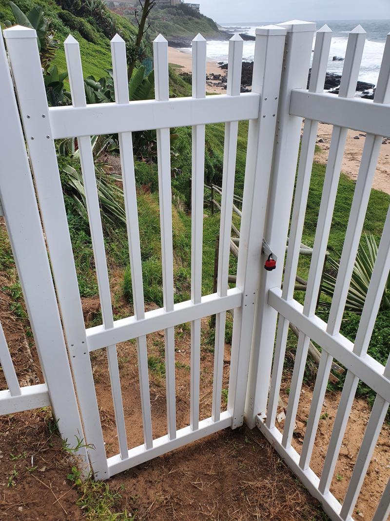 pvc palisade pedestrian garden gate value fencing