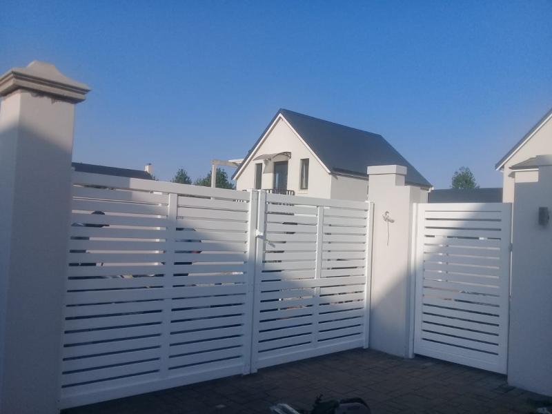 value fencing pvc horizontally slatted gates garlington estate